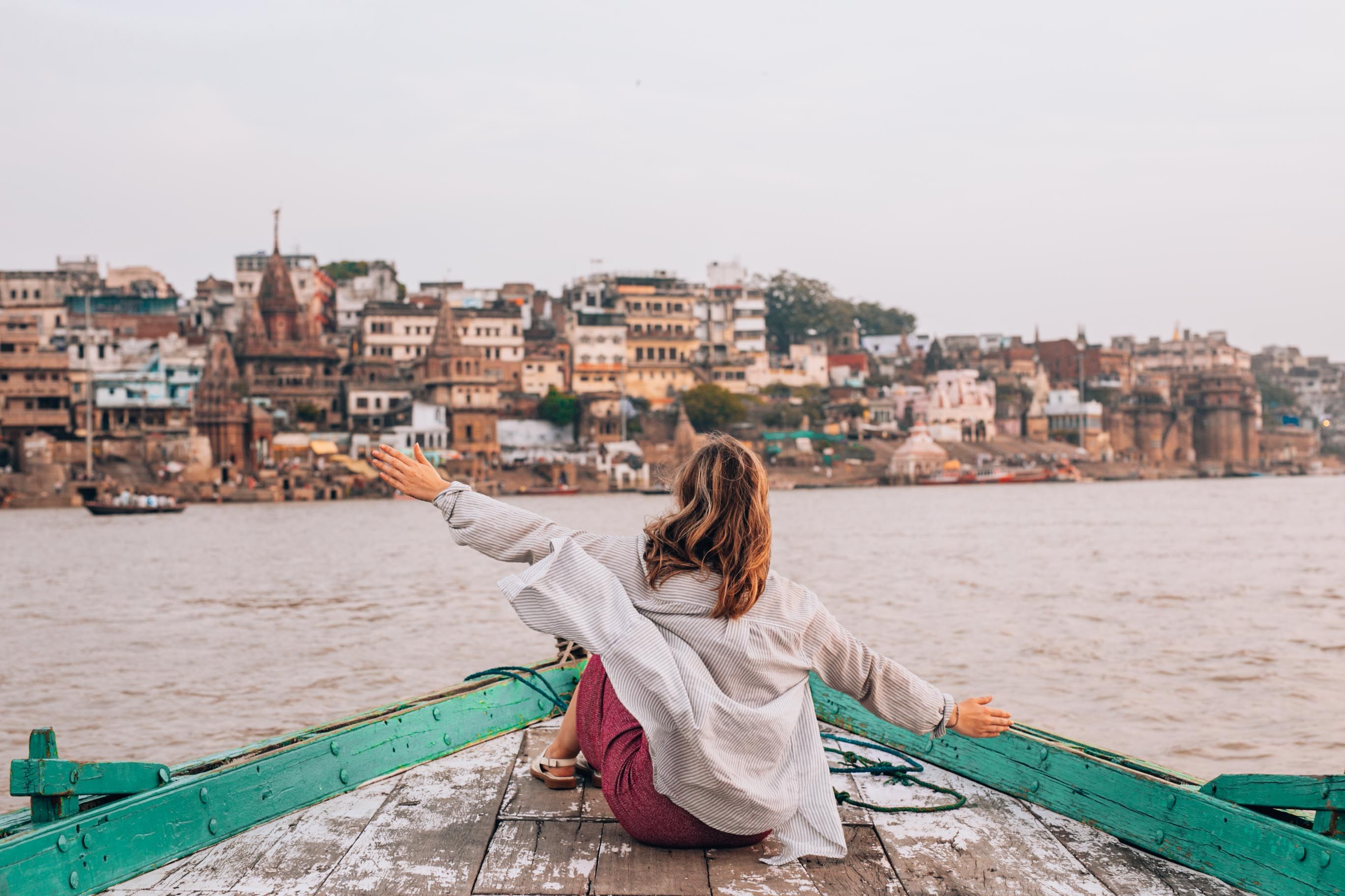 Varanasi: Full-Day City Tour with Sunrise Baot & Ganga Aarti